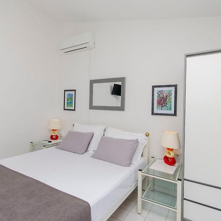 Apartments And Rooms On The Beach Vodice Buitenkant foto