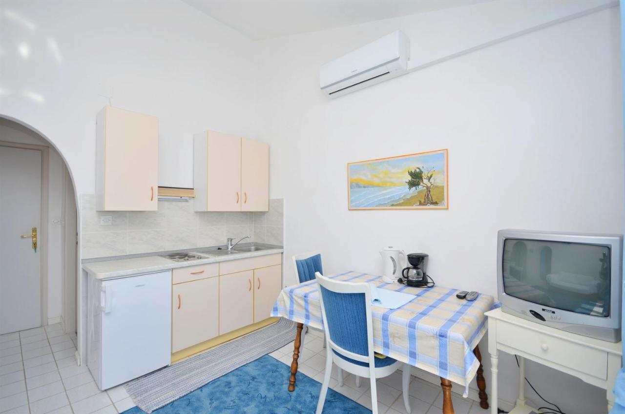 Apartments And Rooms On The Beach Vodice Buitenkant foto