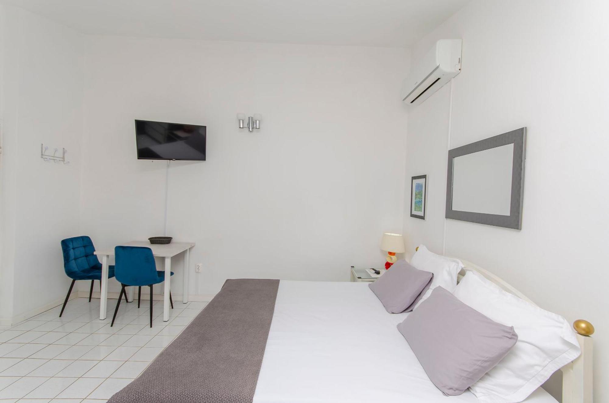Apartments And Rooms On The Beach Vodice Buitenkant foto